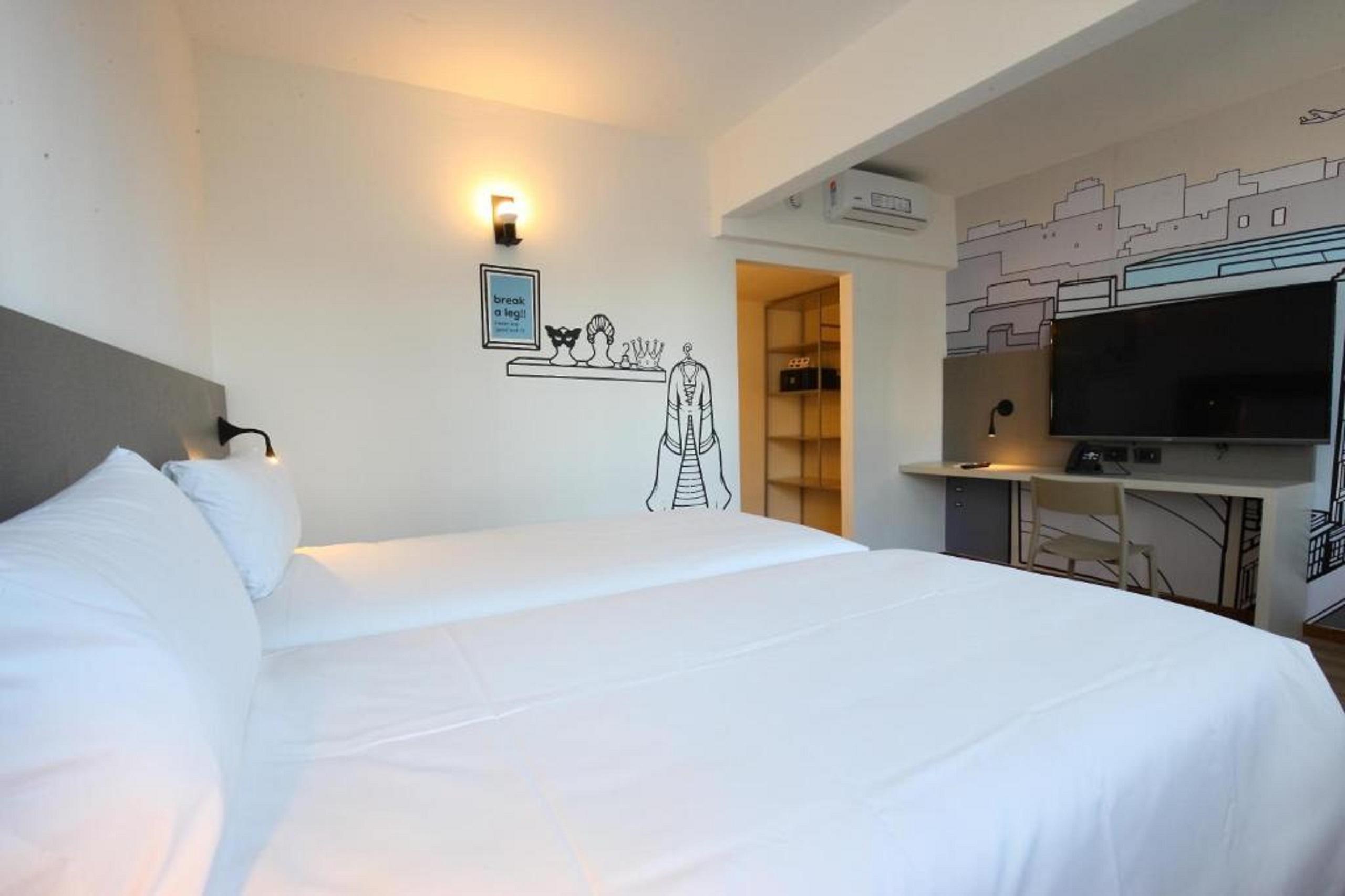 Отель Ibis Styles Buenos Aires Florida Экстерьер фото